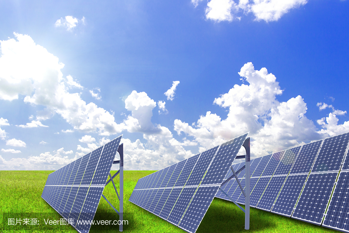 太阳能电池板和风力涡轮机在广阔的草原上发电,这是新能源产业
